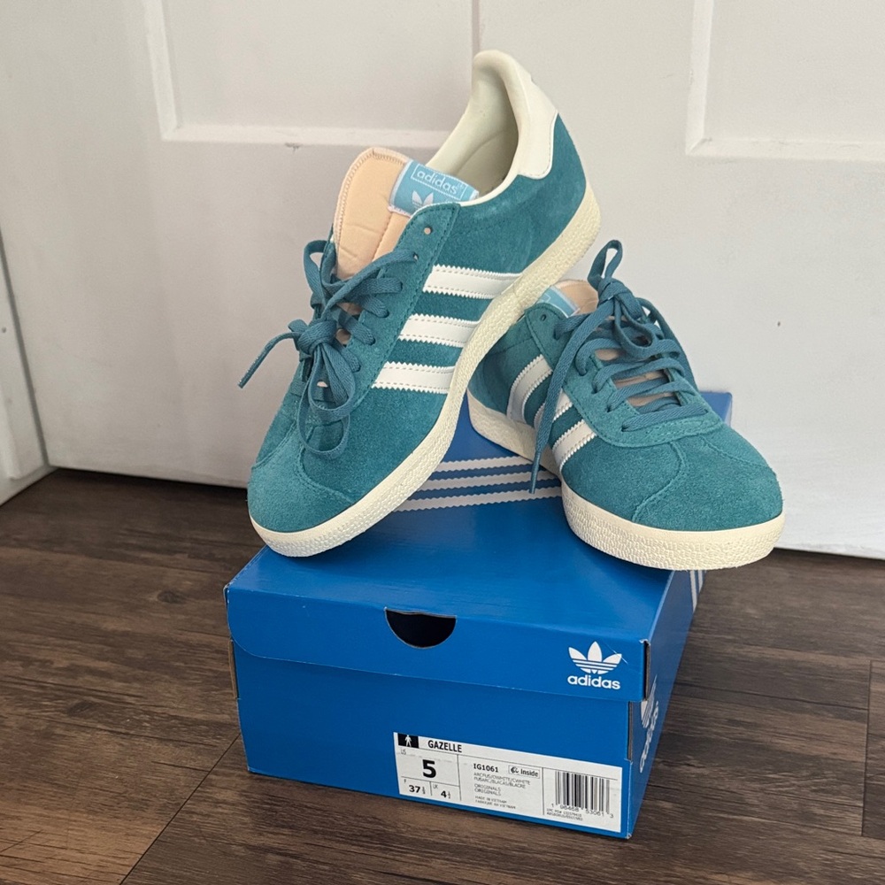 Adidas Gazelle Men’s 5 / Women’s 6.5 – Teal Suede with Box (New!)